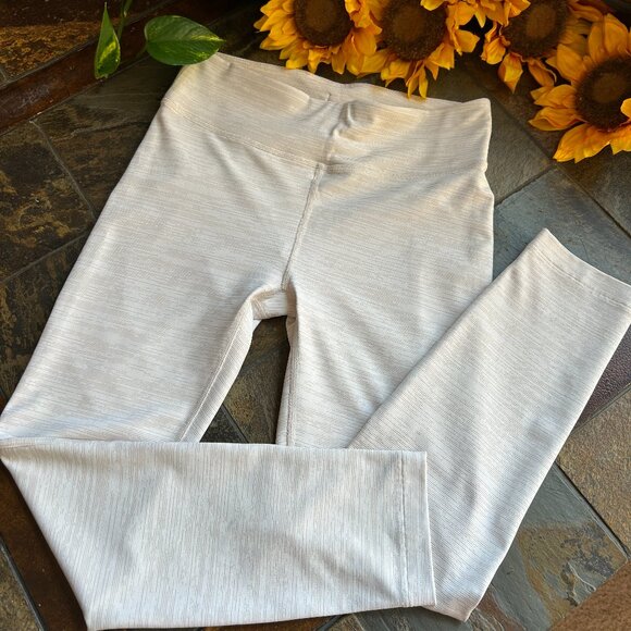 Outdoor Voices Flow 7/8 Leggings Size M (NWOT) - Picture 5 of 11